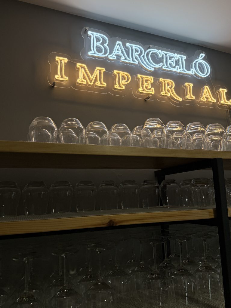 estantería con copas